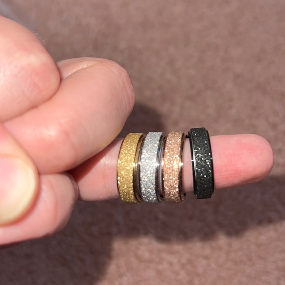 4 New Classy Fidget Rings size 7